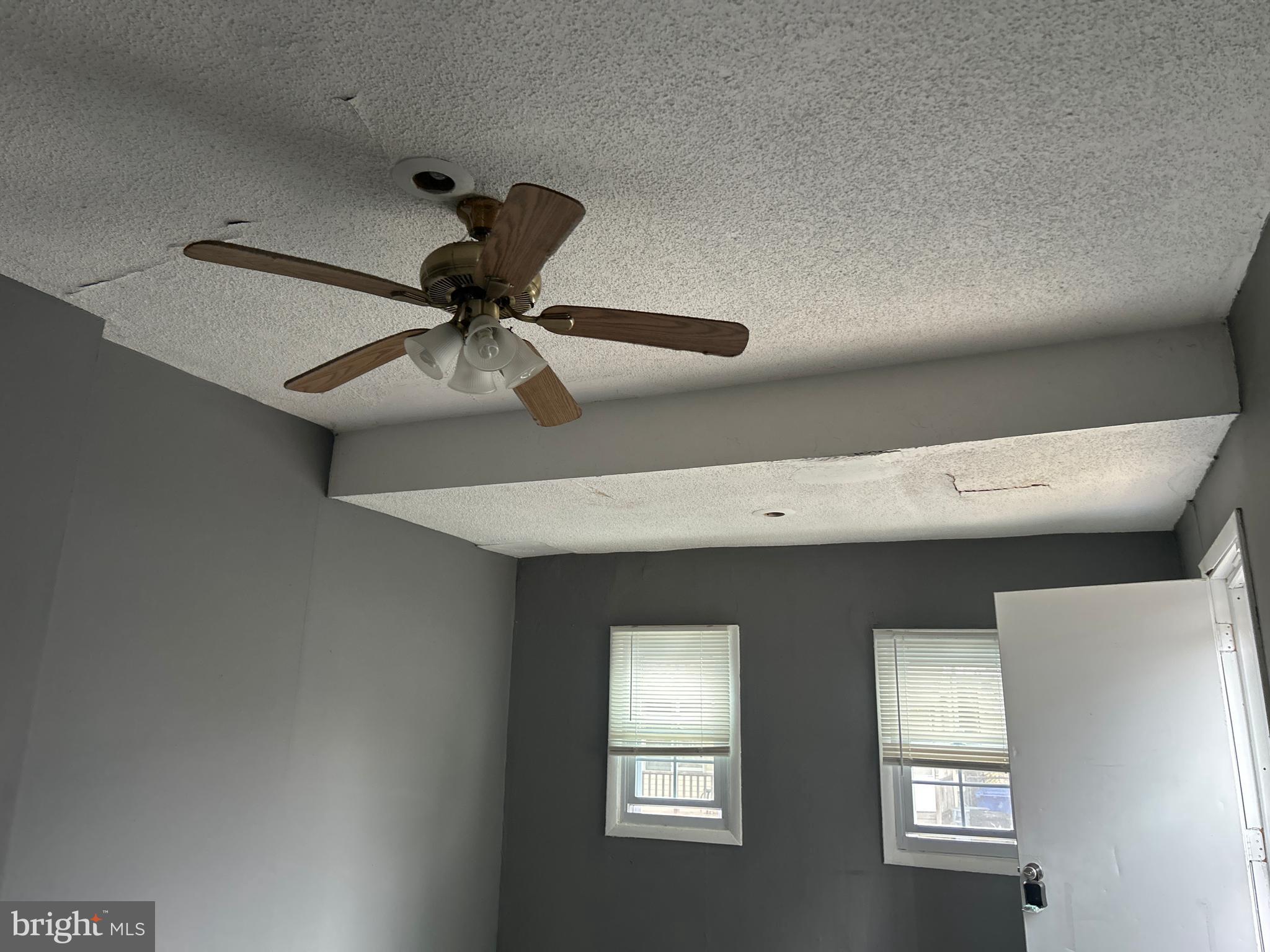 24 West Monroe Street Mount Holly, NJ 08060 - Photo 4 of 20 a fan