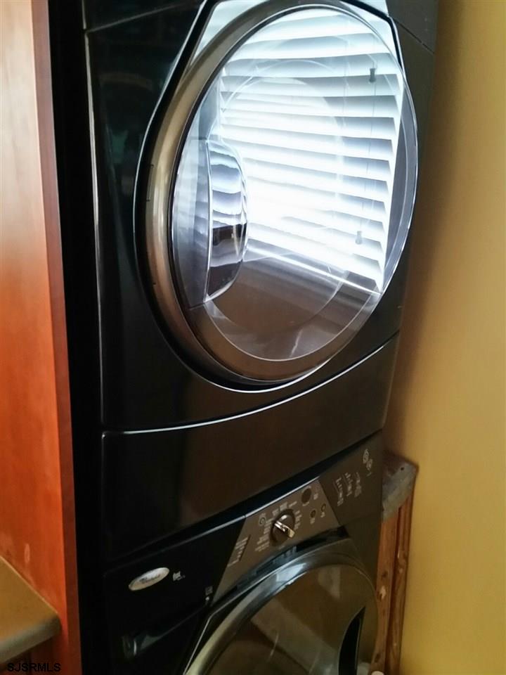 9 Wesley Road Ocean City, NJ 08226 - Photo 24 of 25 a close up of a mirror