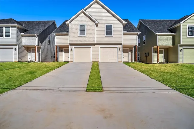 $1,499 | 2735 West Washington Street, Denison, TX 75020