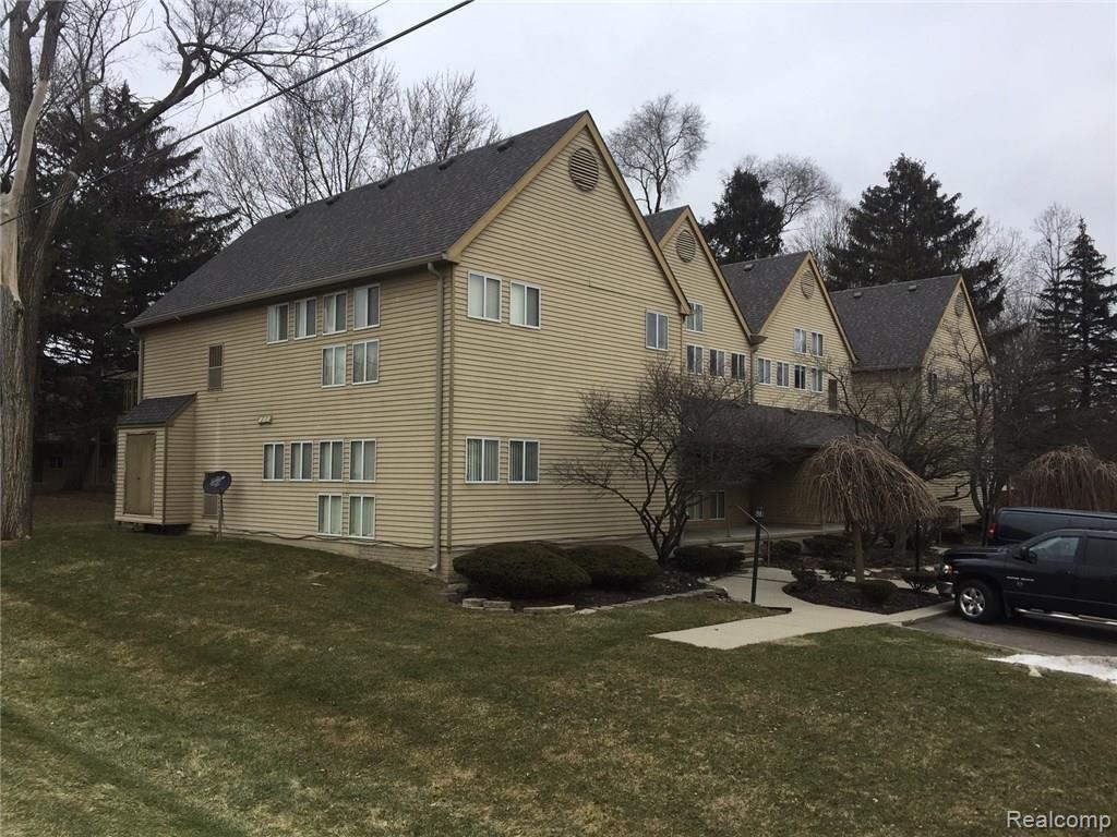 27971 Rollcrest Road Farmington, MI 48334 - Photo 1 of 13