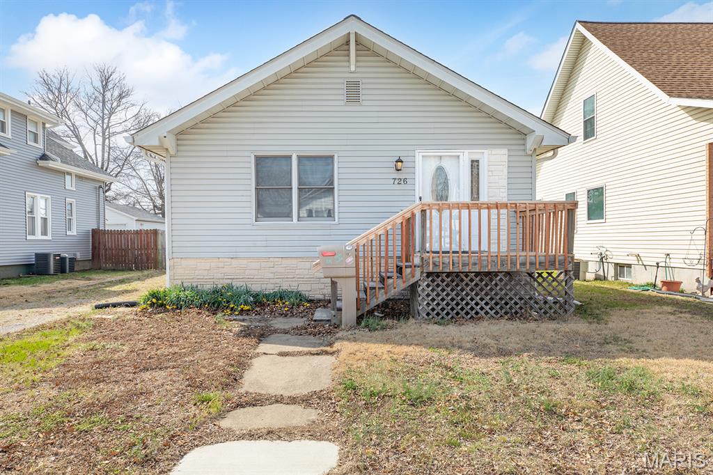 726 Rice Street Wood River, IL 62095 - Photo 2 of 28