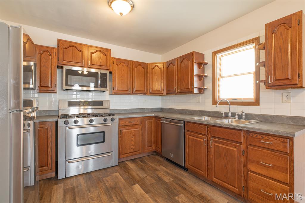 726 Rice Street Wood River, IL 62095 - Photo 4 of 28
