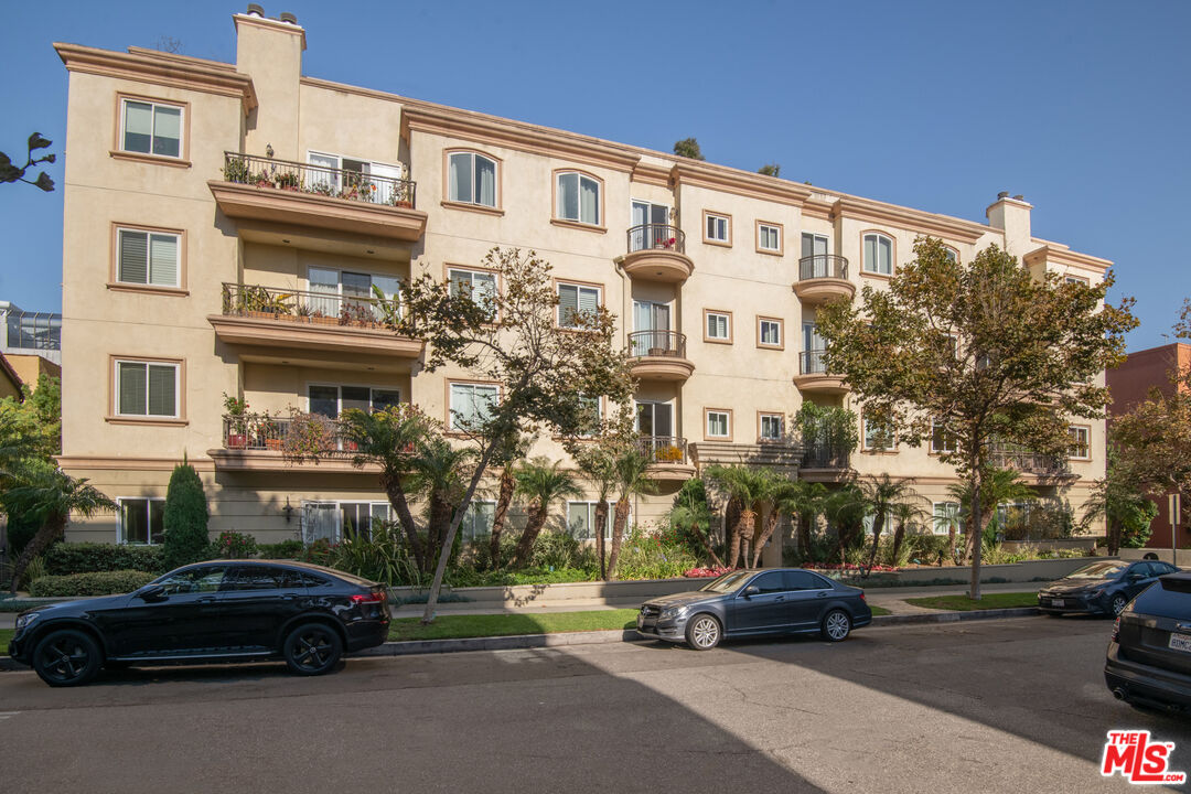 a car parked in front of a building