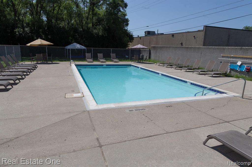 30535 West 14 Mile Road Farmington, MI 48334 - Photo 3 of 16