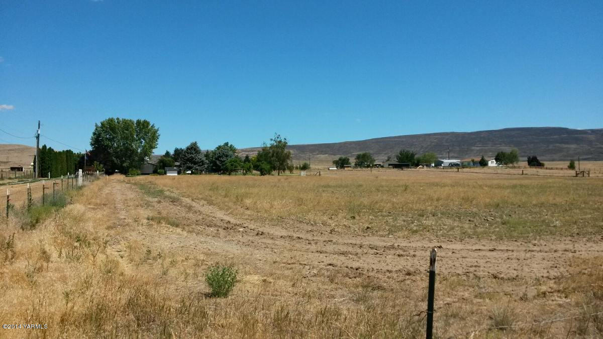 151 West Huntzinger Road Selah, WA 98942 - Photo 42 of 44 a view of a lake view