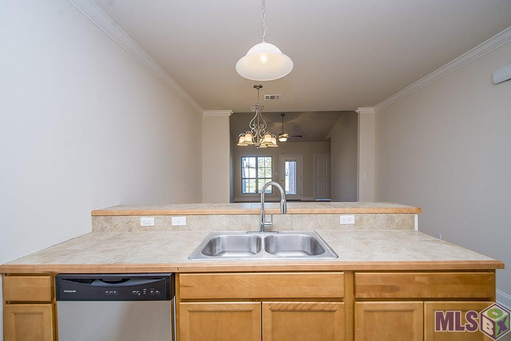 11467 Cottagecreek Road, Unit 5B C Baton Rouge, LA 70816 - Photo 8 of 39 Gallery Image 8