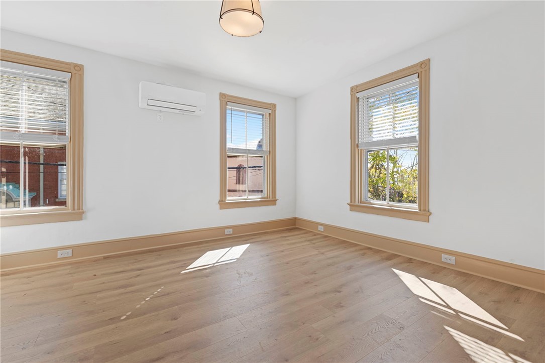 18 Barney Street, Unit 2 Newport, RI 02840 - Photo 16 of 33