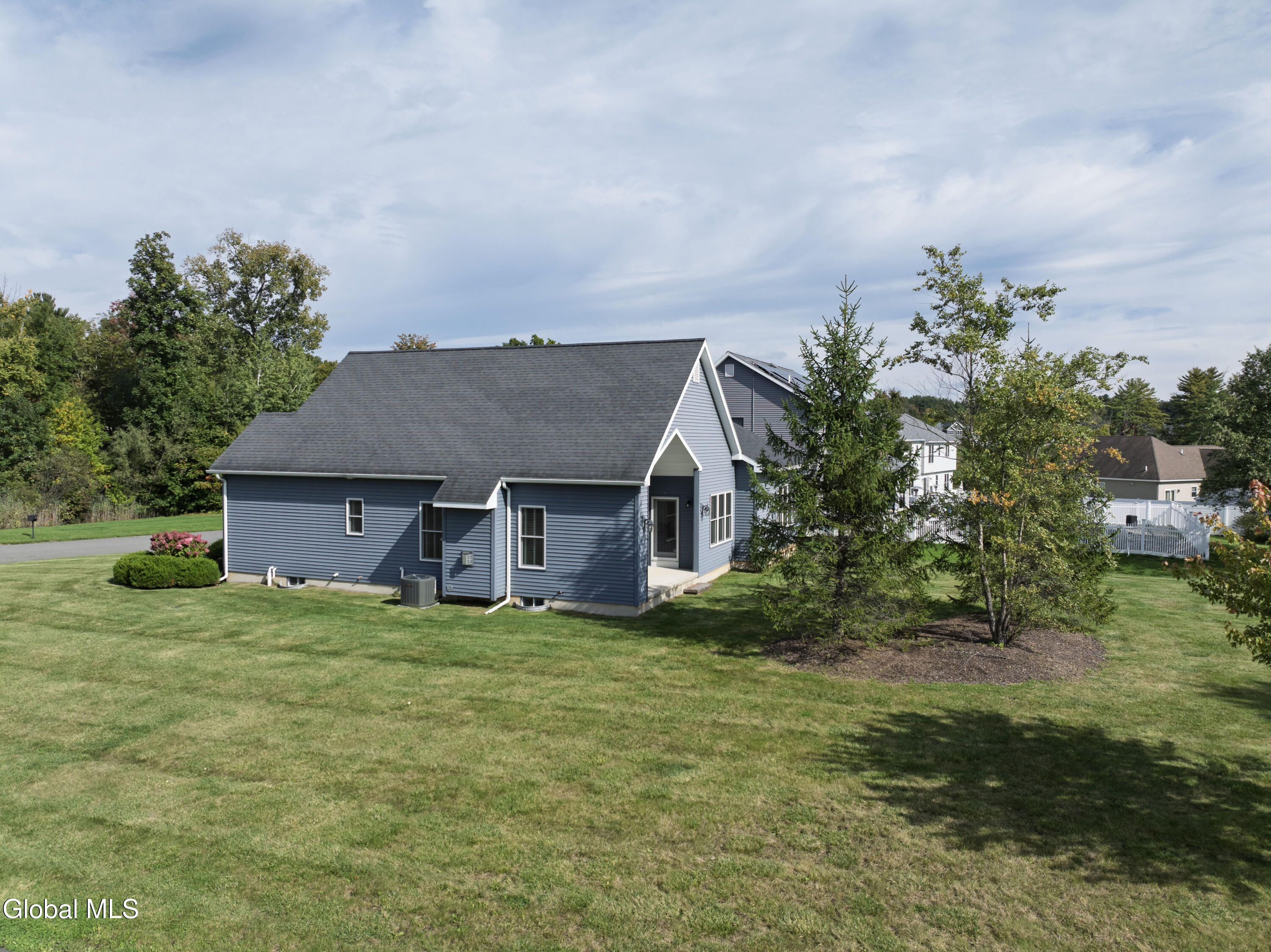 29 Trotter Road Bethlehem, NY 12158 - Photo 31 of 33 Side of house and yard
