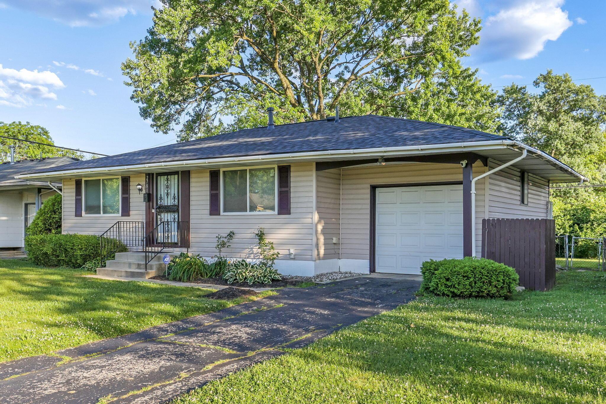 2781 Kenilworth Road Columbus, OH 43219 - Photo 3 of 35