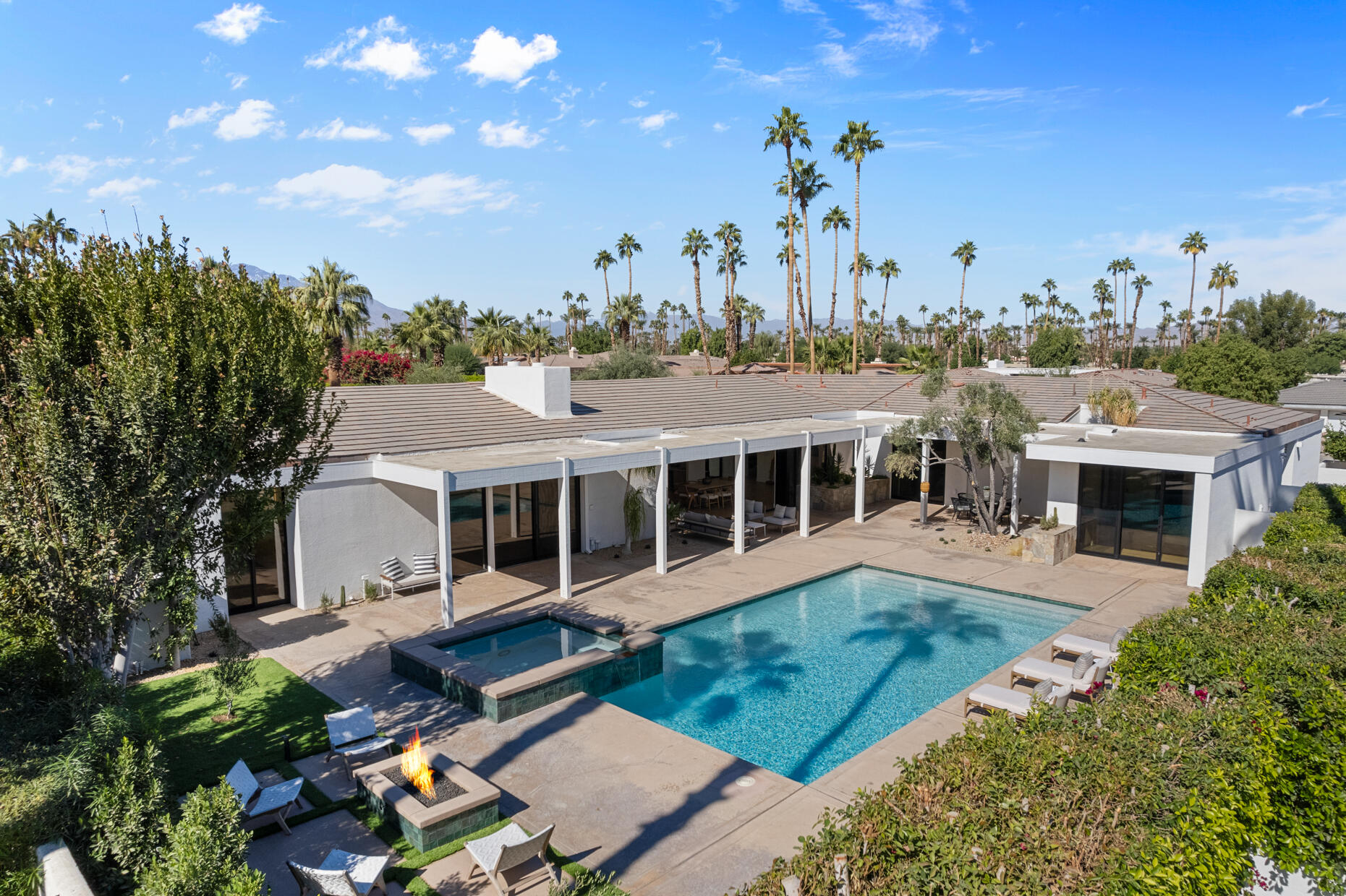 45560 Williams Road Indian Wells, CA 92210 - Photo 16 of 60 an aerial view of a house with a garden and plants