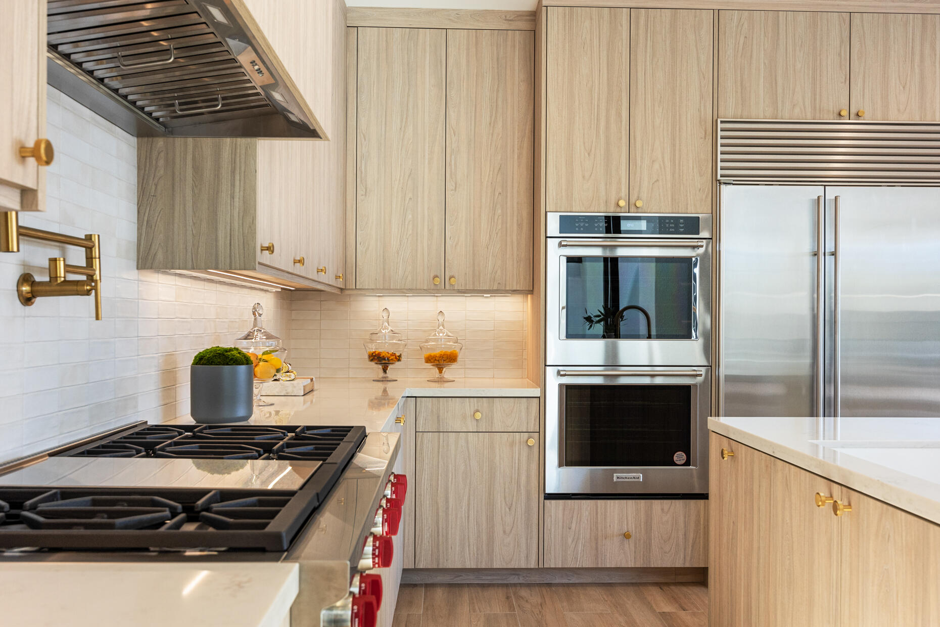 45560 Williams Road Indian Wells, CA 92210 - Photo 26 of 60 a kitchen with a stove and a sink