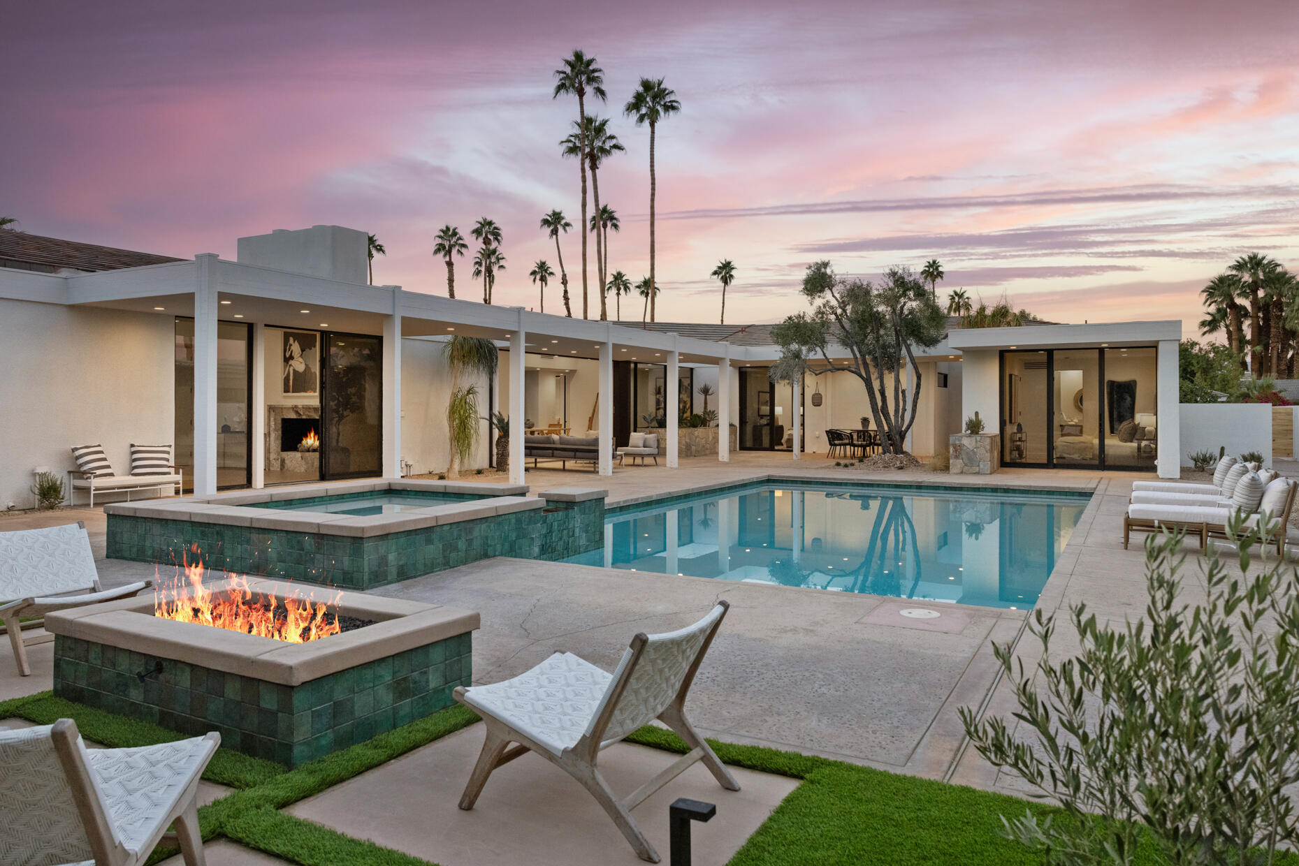 45560 Williams Road Indian Wells, CA 92210 - Photo 4 of 60 a view of a house with swimming pool and sitting area