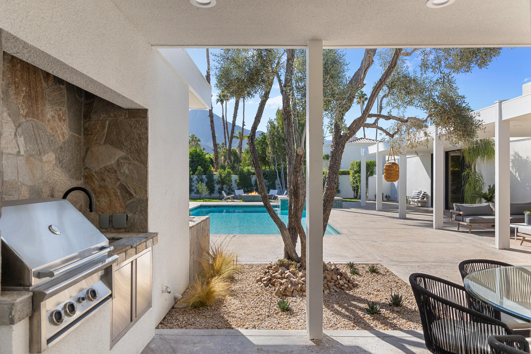 45560 Williams Road Indian Wells, CA 92210 - Photo 54 of 60 a very nice looking room with a large window