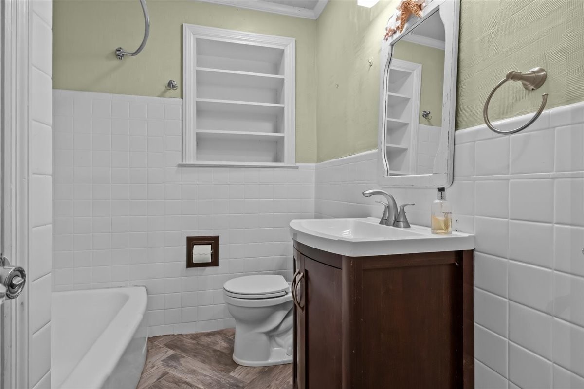 935 Evans Road Nashville, TN 37204 - Photo 33 of 44 a bathroom with a sink toilet and shower