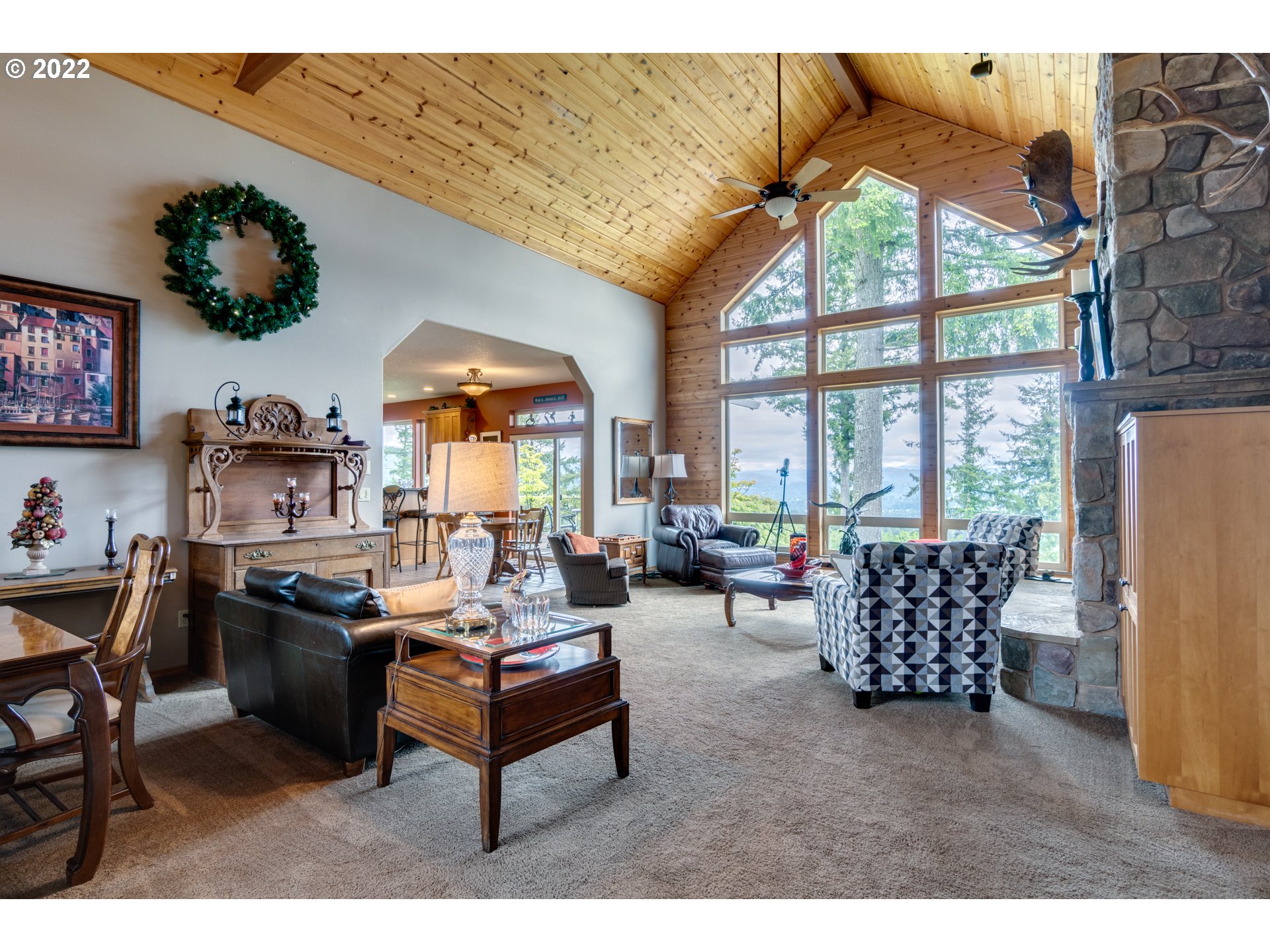 616 Sommerset Road Woodland, WA 98674 - Photo 4 of 31 Living Room/Entrance