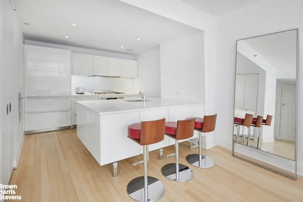 $2,150,000 | 5 East 44th Street, Unit 11 | Midtown East