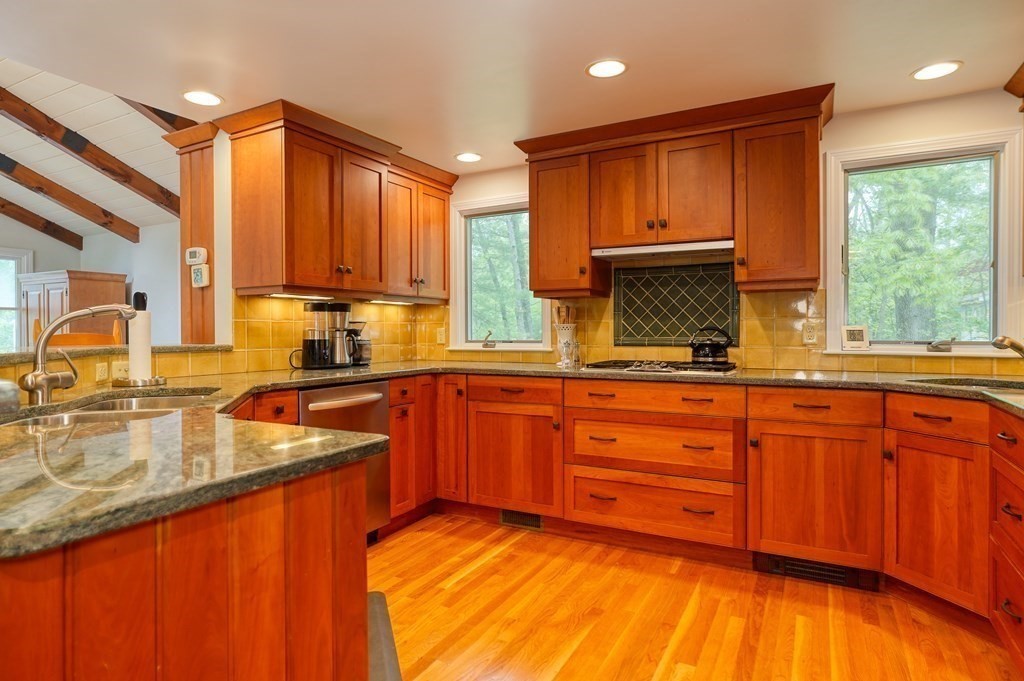 9 Woodfall Road Medfield, MA 02052 - Photo 8 of 28