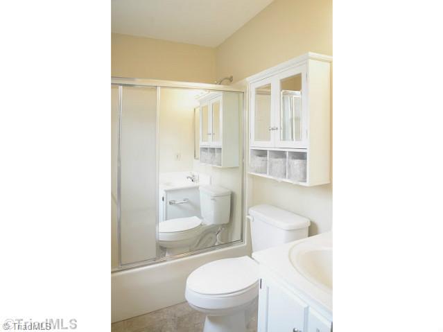 104 Ridge Creek Drive Trinity, NC 27370 - Photo 10 of 16 Master Bath/Spa.