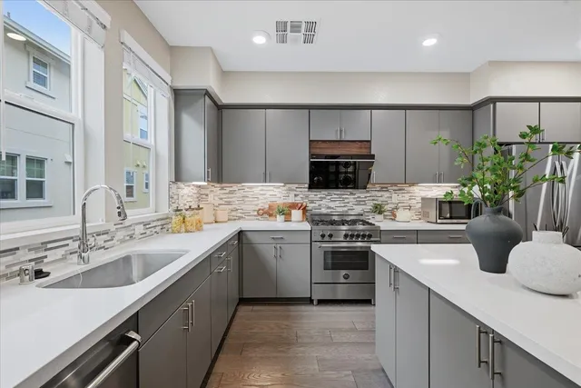 $1,698,000 | 845 De Guigne Drive, Unit 2, Sunnyvale, CA 94085