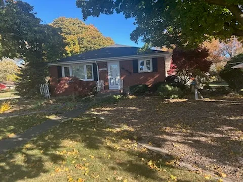 $285,000 | 500 South Prospect Road, Bloomington, IL 61704