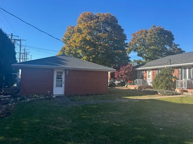 $285,000 | 500 South Prospect Road, Bloomington, IL 61704