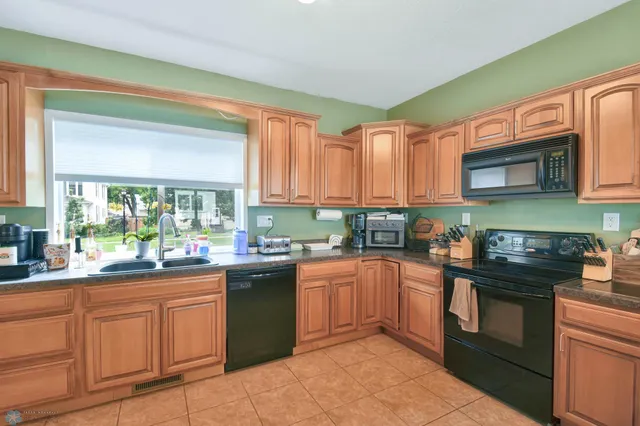 $319,000 | 51 6th Avenue North, Fargo, ND 58102