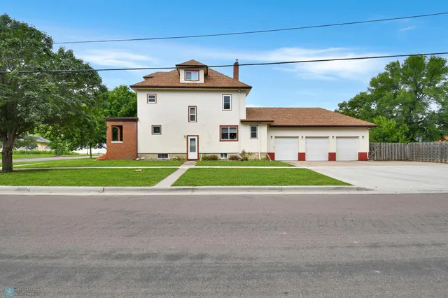 $319,000 | 51 6th Avenue North, Fargo, ND 58102