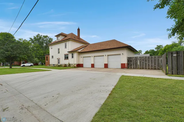 $319,000 | 51 6th Avenue North, Fargo, ND 58102