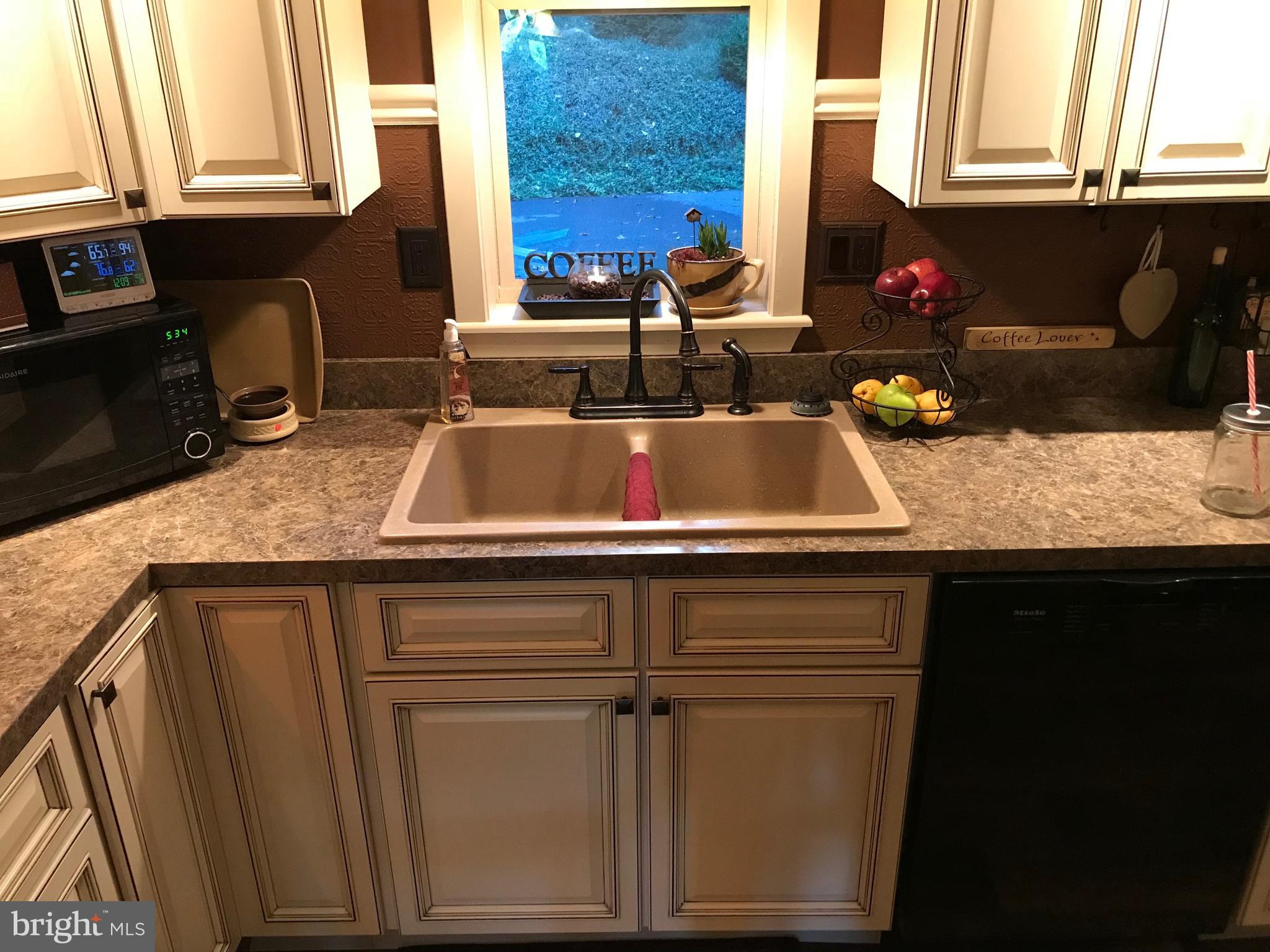 80 Dead End Road Lititz, PA 17543 - Photo 14 of 76 Kitchen