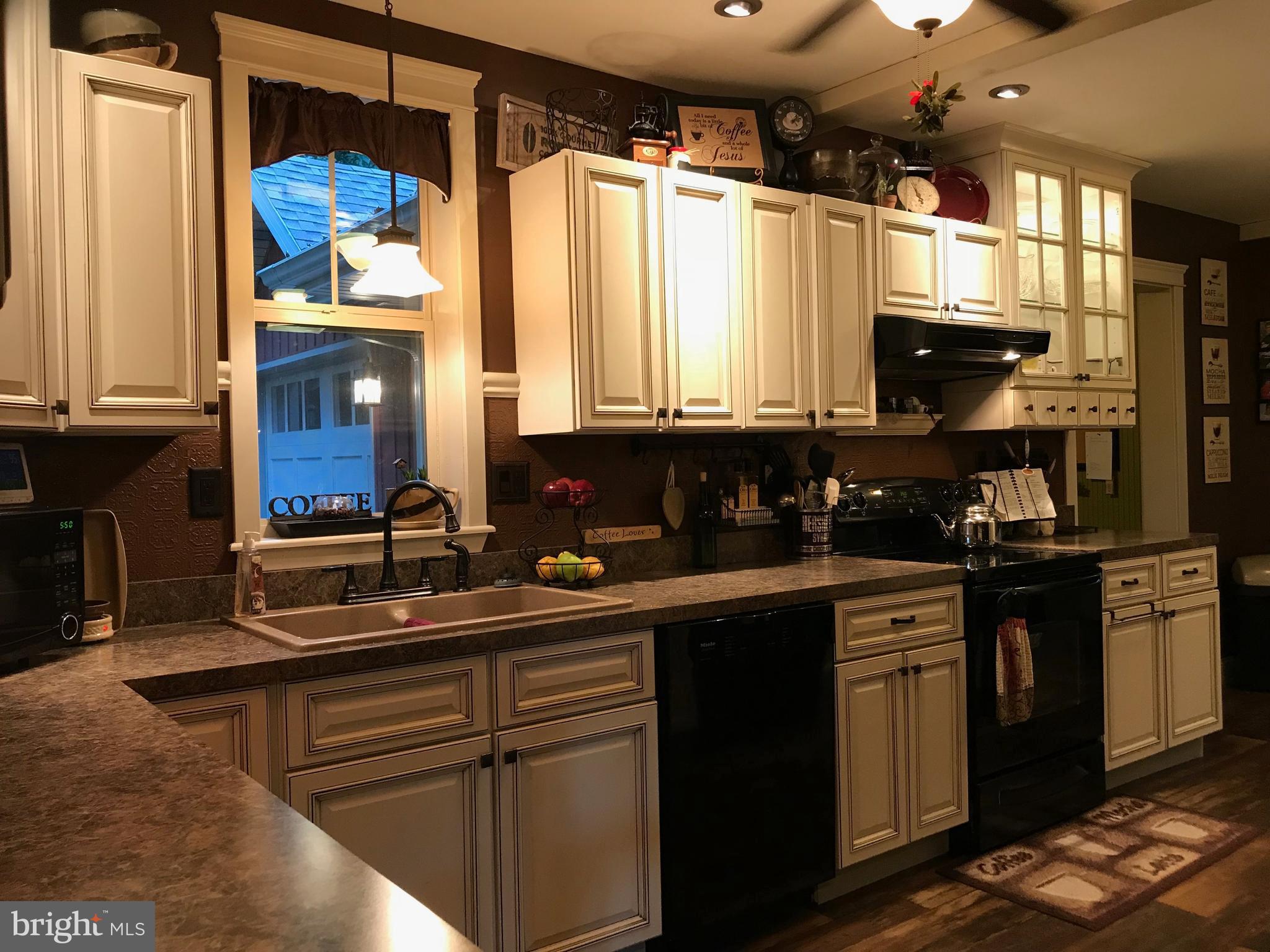 80 Dead End Road Lititz, PA 17543 - Photo 15 of 76 Kitchen