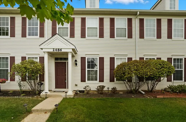 $2,450 | 2486 Georgetown Circle, Aurora, IL 60503