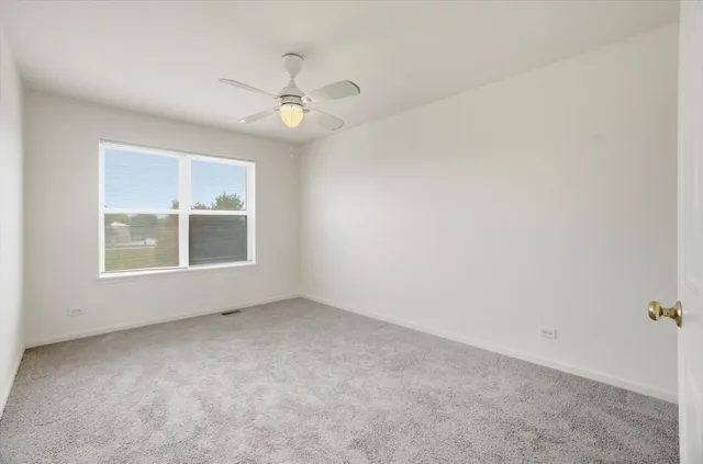 $2,450 | 2486 Georgetown Circle, Aurora, IL 60503