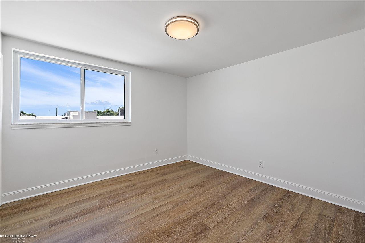 23831 John R Road, Unit 2C Hazel Park, MI 48030 - Photo 5 of 24