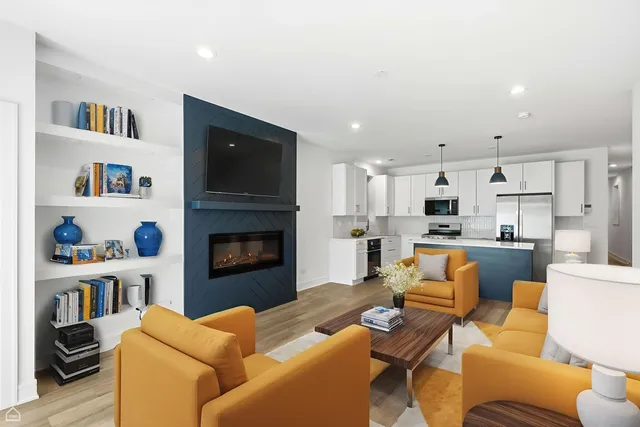 $1,199,000 | 4739 South Indiana Avenue, Chicago, IL 60615