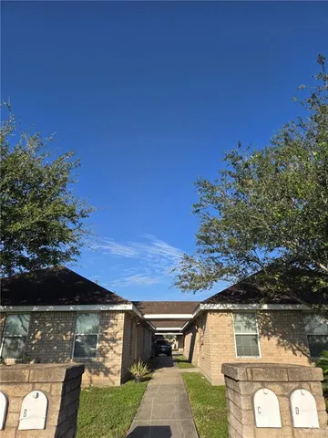 $800 | 3704 South Wyndham Avenue, Unit D, Pharr, TX 78577