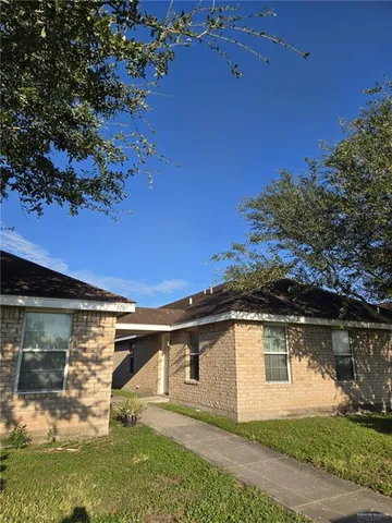 $800 | 3704 South Wyndham Avenue, Unit D, Pharr, TX 78577