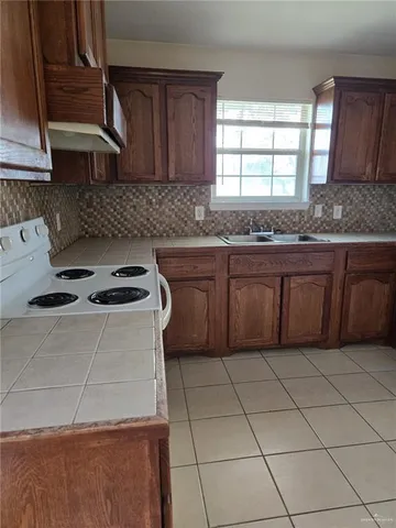 $800 | 3704 South Wyndham Avenue, Unit D, Pharr, TX 78577