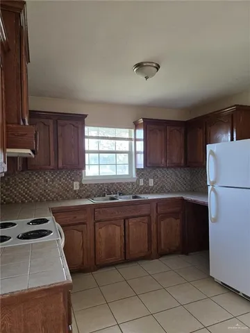 $800 | 3704 South Wyndham Avenue, Unit D, Pharr, TX 78577