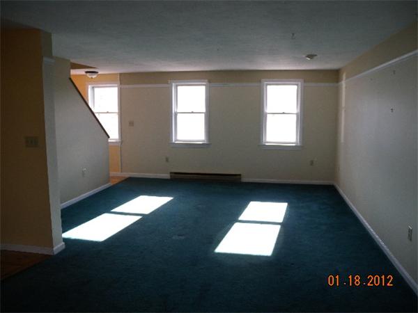 12 Riverside Drive Webster, MA 01570 - Photo 4 of 10 Gallery Image 4