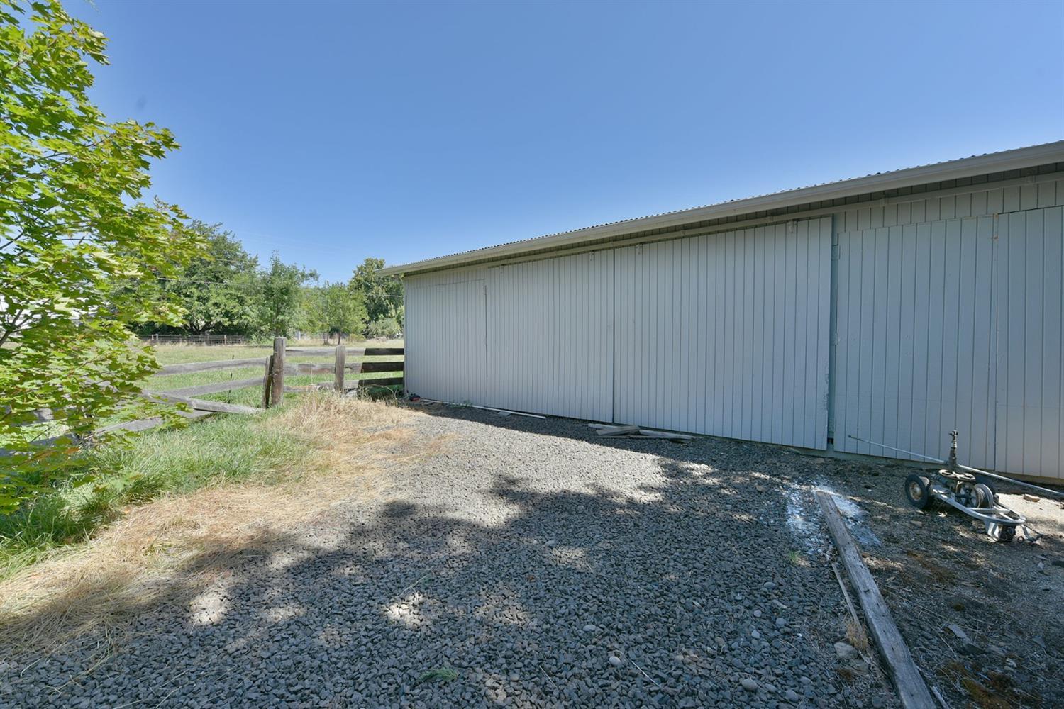 684 East Valley View Road Ashland, OR 97520 - Photo 20 of 28 20' X 32" Shed