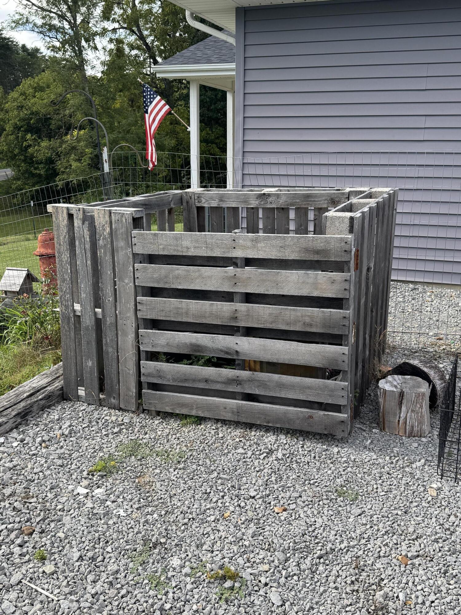 305 Glover Road Jamestown, KY 42629 - Photo 30 of 44 hidey place for trash cans