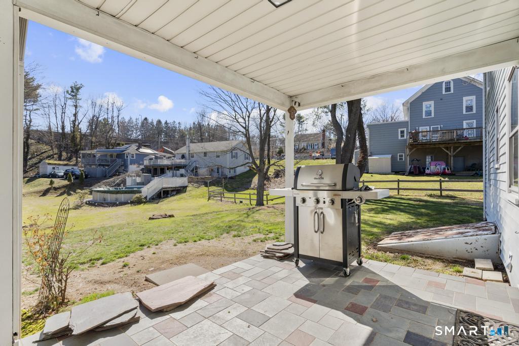 89 Baldwin Avenue Meriden, CT 06450 - Photo 11 of 38