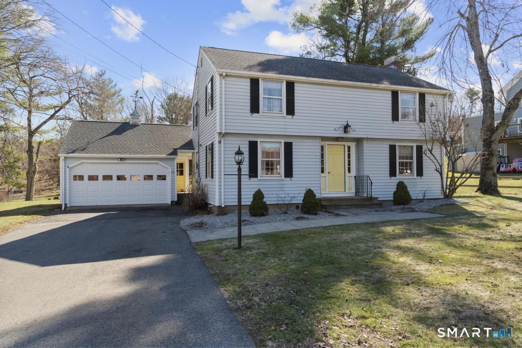 89 Baldwin Avenue Meriden, CT 06450 - Photo 2 of 38