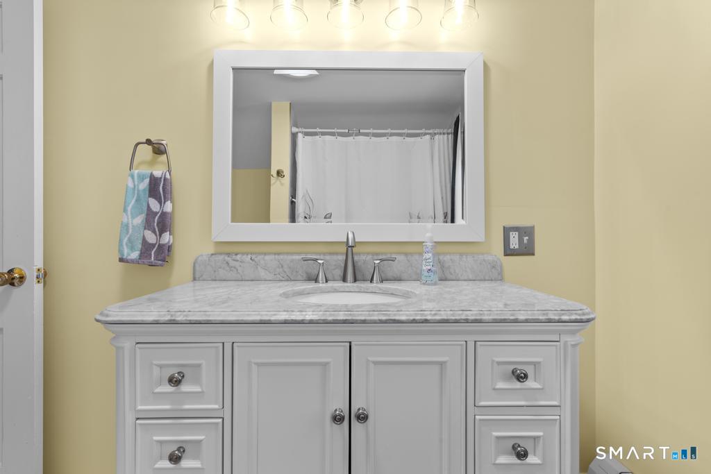 89 Baldwin Avenue Meriden, CT 06450 - Photo 26 of 38