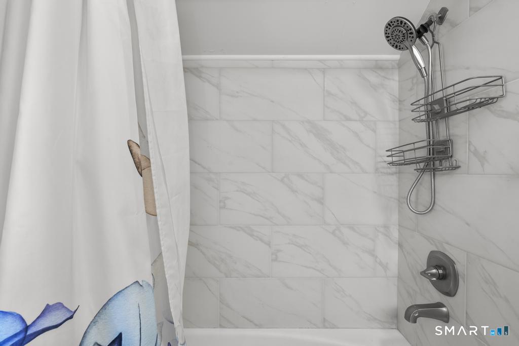 89 Baldwin Avenue Meriden, CT 06450 - Photo 27 of 38