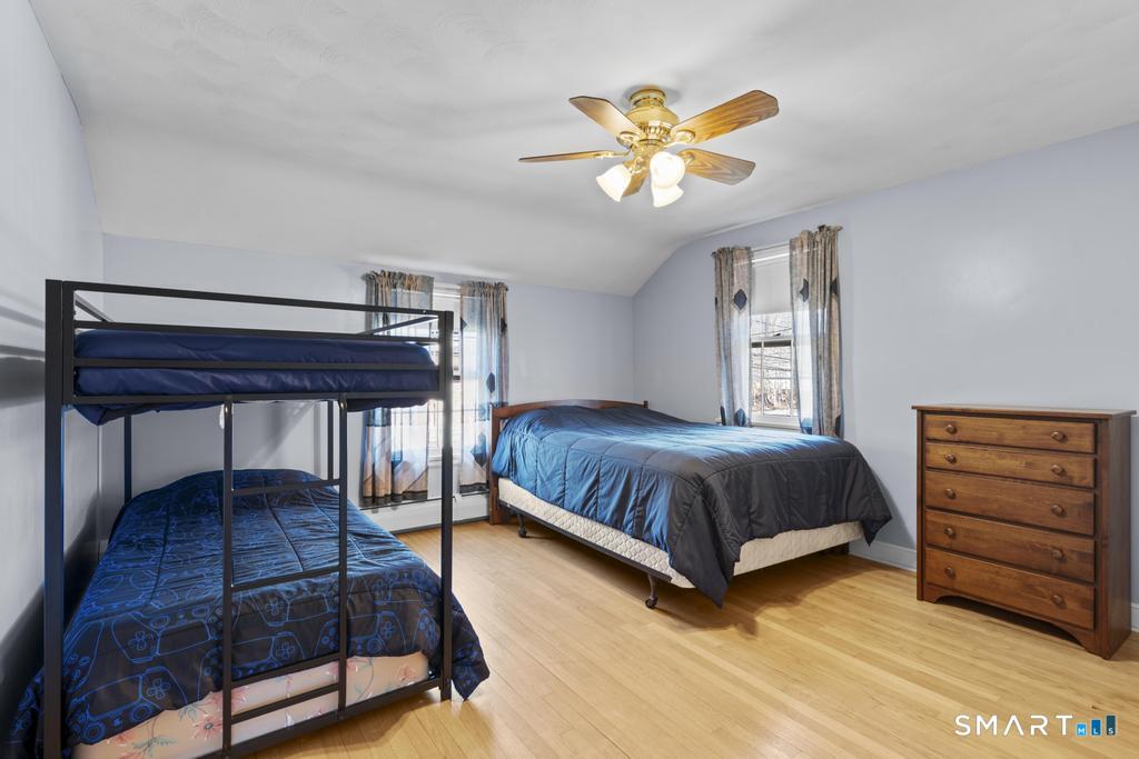 89 Baldwin Avenue Meriden, CT 06450 - Photo 29 of 38