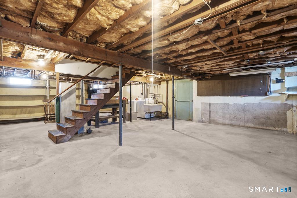 89 Baldwin Avenue Meriden, CT 06450 - Photo 35 of 38