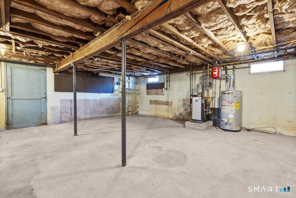 89 Baldwin Avenue Meriden, CT 06450 - Photo 36 of 38