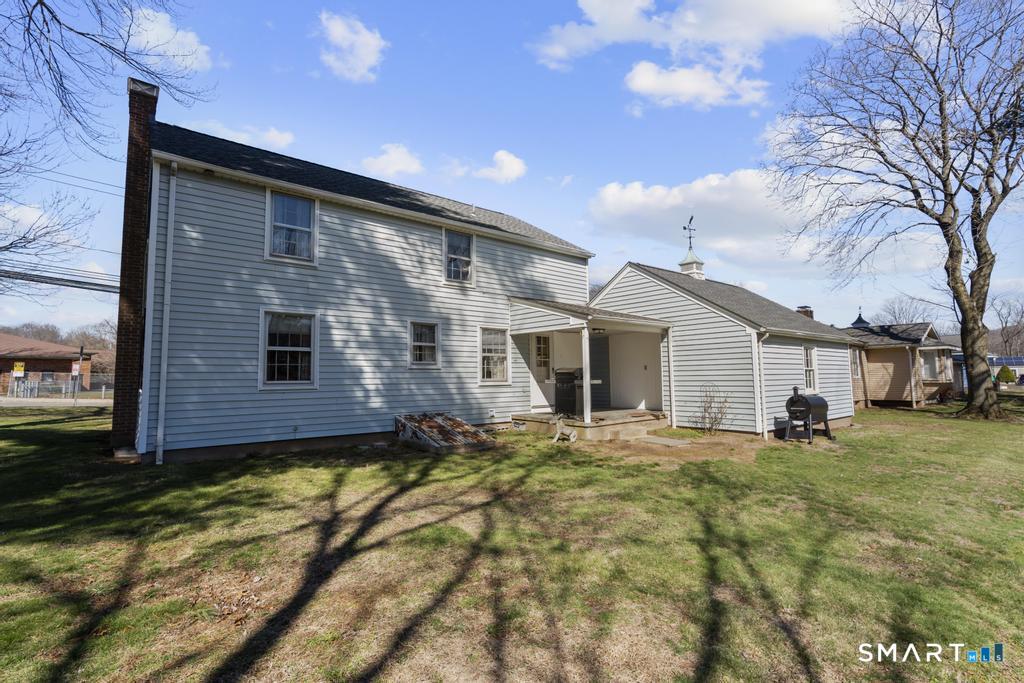 89 Baldwin Avenue Meriden, CT 06450 - Photo 7 of 38