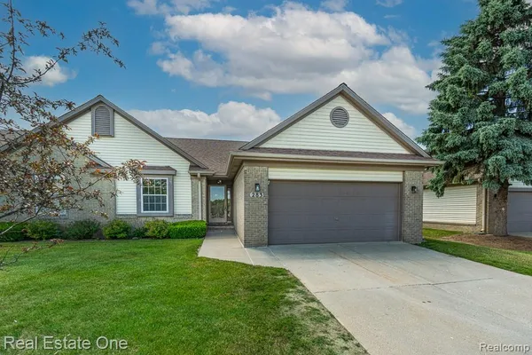 $379,900 | 283 Whispering Hill, Walled Lake, MI 48390